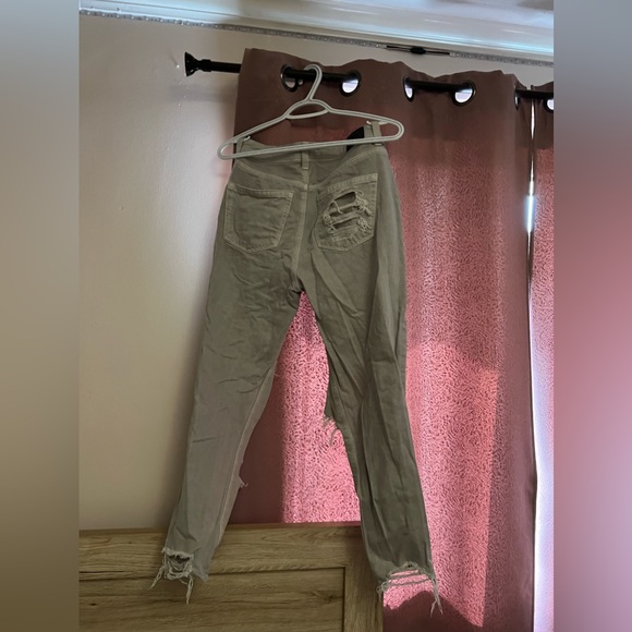 Ripped jeans - Picture 2 of 3